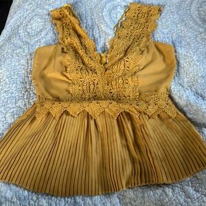 Lulumari A’gaci Call Made Bae Crochet Top-Mustard